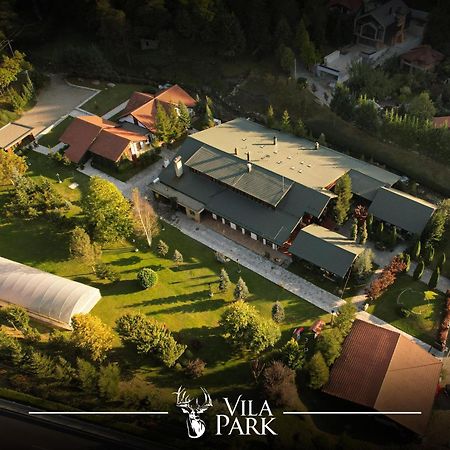 ホテル Vila Park Bujtina プリズレン エクステリア 写真